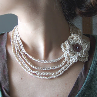\"white_necklace2\"